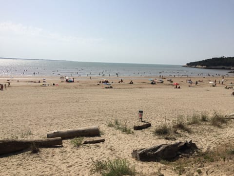 Beach nearby, sun loungers