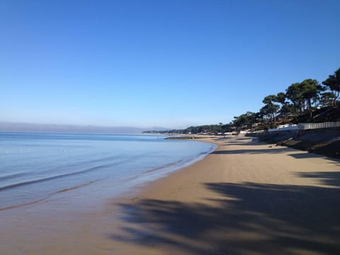 Beach nearby, beach towels