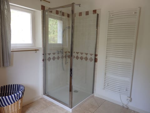 Combined shower/tub, hair dryer, bidet