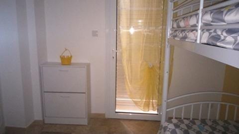 4 bedrooms, in-room safe, iron/ironing board, free WiFi