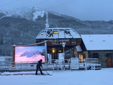 Snow and ski sports