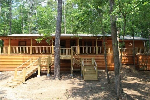 Hickory Ridge Cabin - Secluded Luxury cabin, within 1 mile of Lake/trout fishing