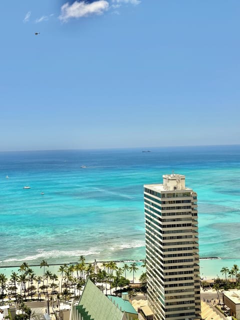 Beach nearby, sun loungers, beach towels