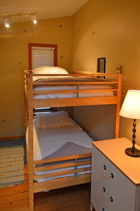 4th bedroom with bunk beds