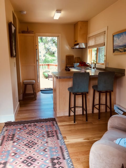 Brand new charming studio cottage. Tasteful and elegant.