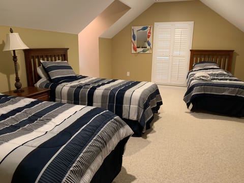 3 Twin beds Upstairs