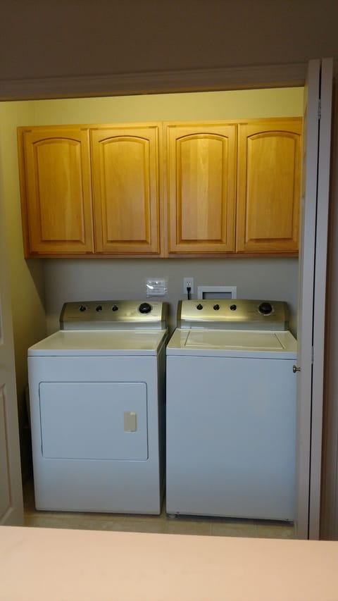 Laundry located upstairs between the 2 bedrooms