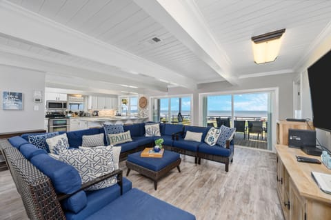 Open concept floor plan with amazing Gulf views!