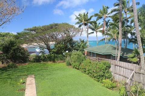 View of yard and Paia Bay from Bay View Suite