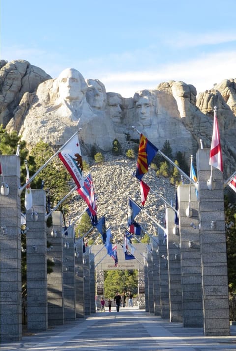 Mount Rushmore-15 minute drive