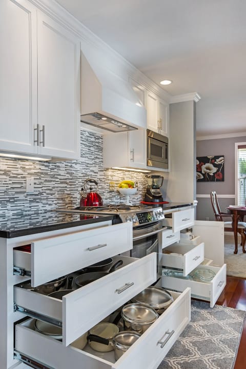 We have a variety of pots, pans, and serving dishes to accommodate guest needs.