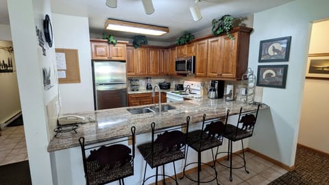 Beaver Creek West Condo I-1 kitchen with breakfast bar