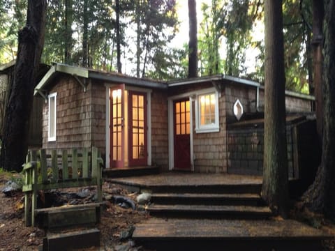 your private cottage in the woods!