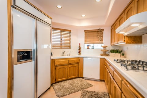 Fully stocked kitchen