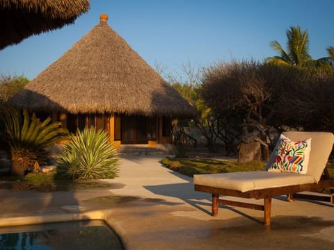 ROUND CASITA -#1 BEDROOM + 2 COUCH BEDS+ A/C