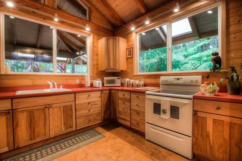 The Cottage Kitchen is completely outfitted
 for all your dining needs