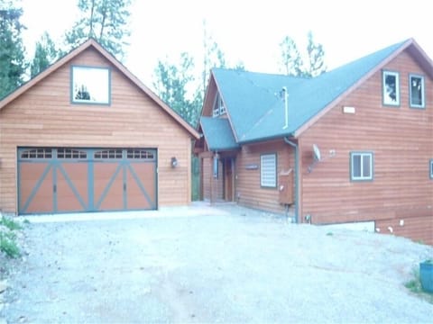 Just ReLAX'n on Hayden Lake