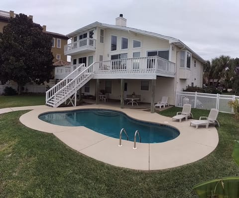 Heated Pool, Large Upper Deck with Gas Grill