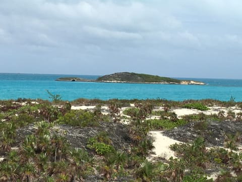 Beach nearby, sun loungers, beach towels