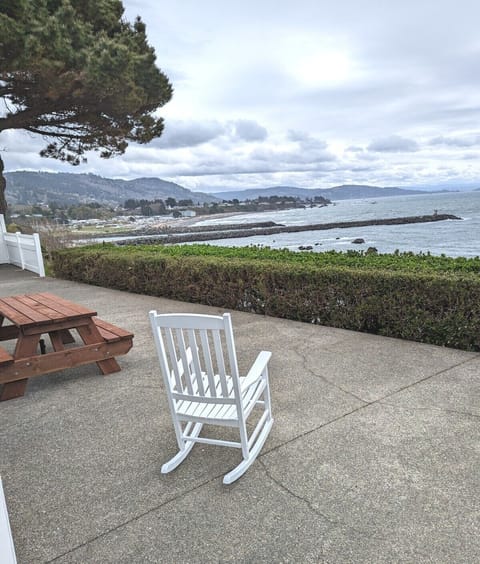 A great Patio to enjoy the views!  Add the umbrella to the picnic table too!