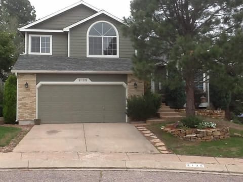 Front of house in cul de sac