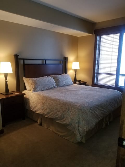 Second large master suite with King bed. 