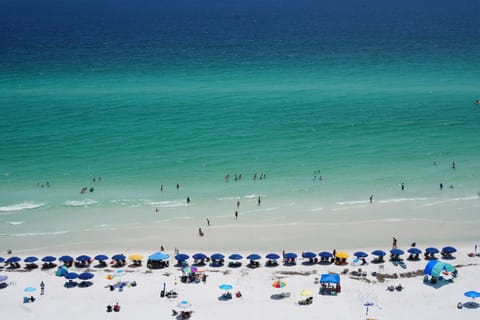 Beach nearby, sun loungers, beach towels