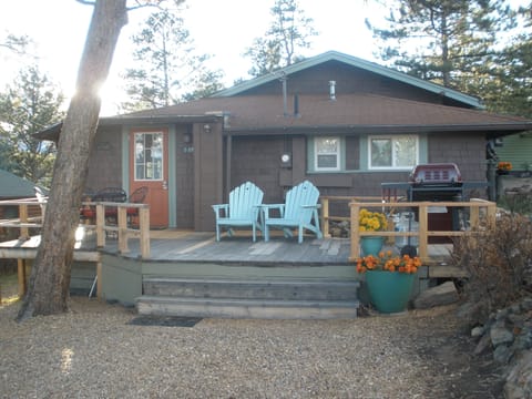 Fantastic deck! Table, adirondack chairs & gas grill.  Great View to Lake Estes! 