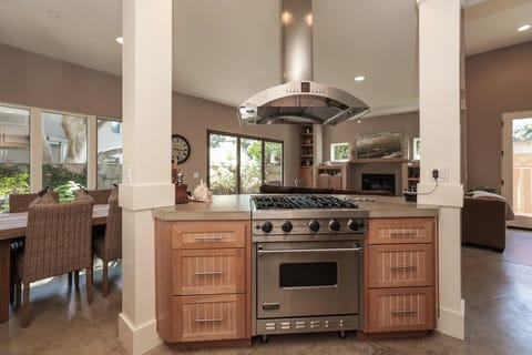 kitchen, viking range