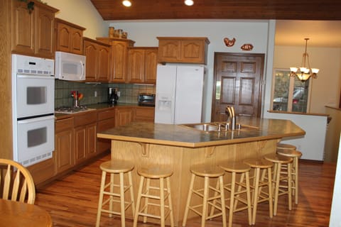 Gourmet Kitchen w/ 2 Ovens, Gas Range, Toaster Oven, Microwave, Fridge and More