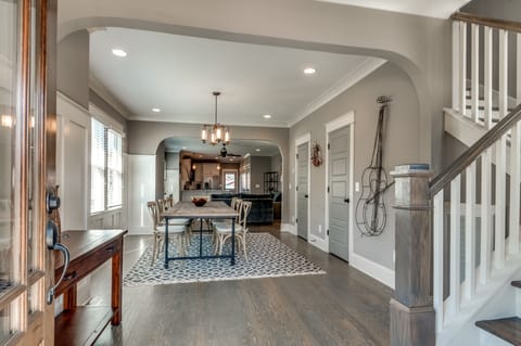 Private kitchen | Fridge, microwave, oven, stovetop