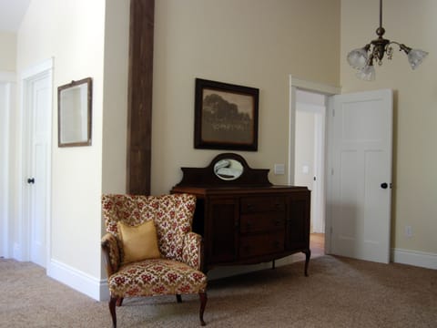 Master Bedroom (Full Bed)