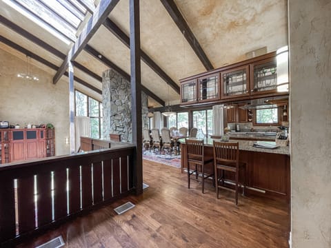 Middle Level with Bar, Kitchen, Dining Room