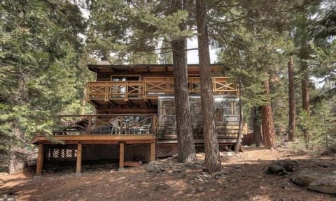Cabin location is very private, tucked into the trees!...