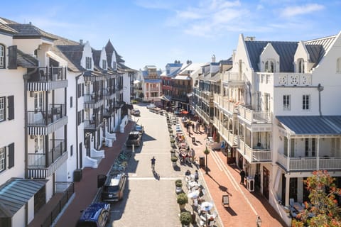 Explore the Shops & Restaurants in Rosemary Beach!