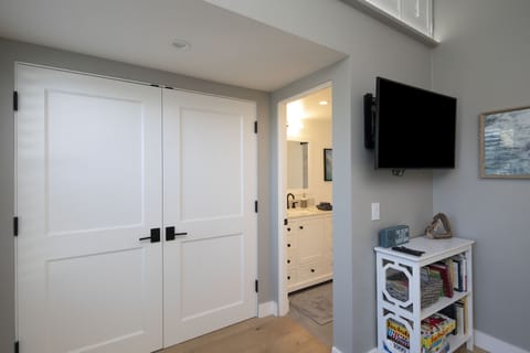 Large closets, new tv, en suite bathroom in upstairs bunk bed room