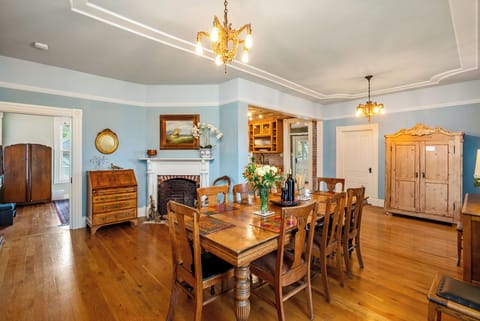 Dining room can easily accommodate 12 or more.