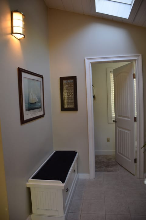 Entry, w/ Bench, Half Bath