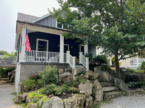 "Up South": 713 Jasmine Avenue, Lakeside.