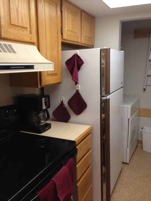 Fridge, microwave, dishwasher, coffee/tea maker