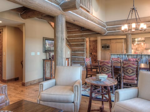 Powder Ridge Manitou 13, Living, 3