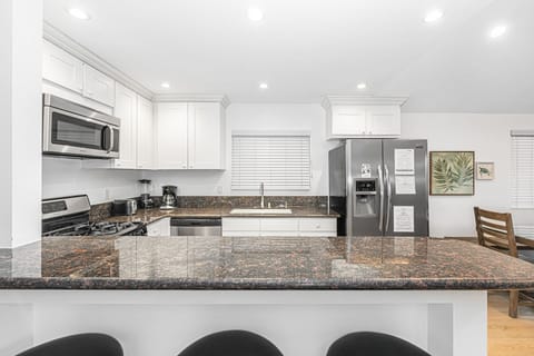 Guests must supply their own food, drinks (including coffee), spices, condiments, and paper goods (coffee filters, napkins, plastic wrap, etc.)