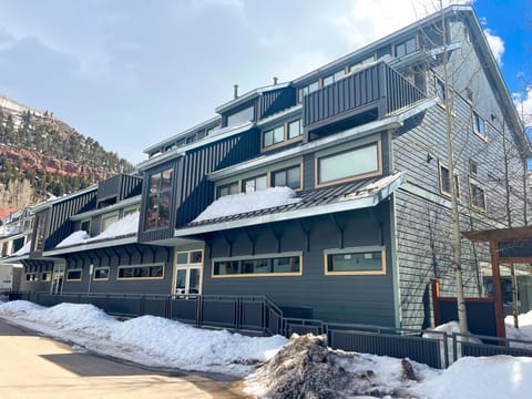 Graysill building just steps away from chair 7, fantastic location!