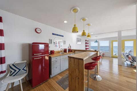 Bar, with refrigerator, sink and adjustable seating