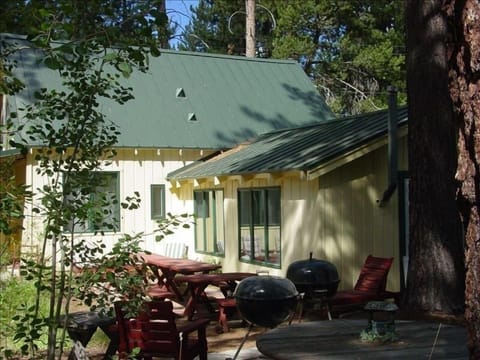 Backyard perfect for BBQs