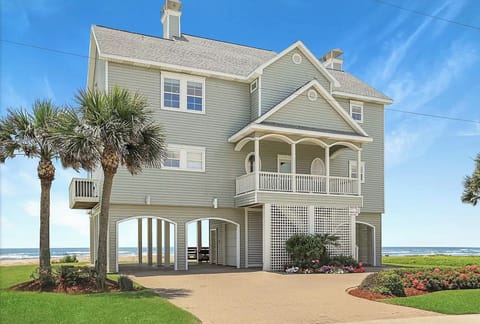 Front of beachfront house on a private non-driving beach!