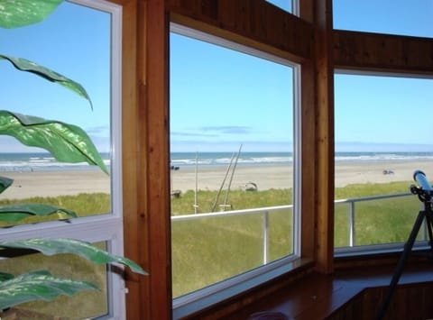 Great Room....Great View!! 24 Ft. Floor-to-Ceiling Windows