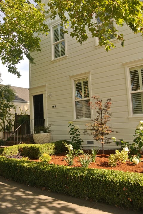 Street View of Apartment