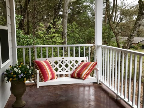 Enjoy morning coffee or evening cocktails in one of our two front porch swings.