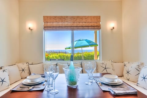 Cozy Ocean View Dining alcove, or Play board games here and relax
STR 21-1240